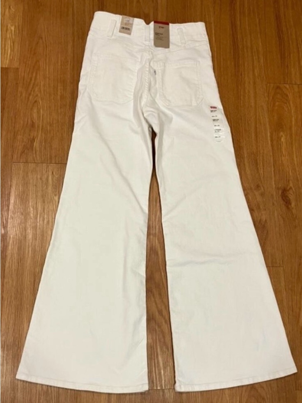 Levi’s Ribcage Bells Jeans - White 28 NEW - Picture 2 of 6
